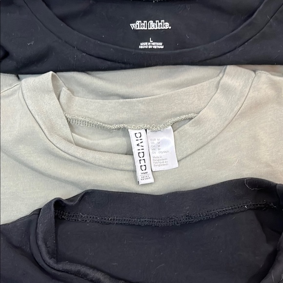 Cropped White, Black and Green Short Sleeve Tees Set - Size Medium / Large - Picture 3 of 9